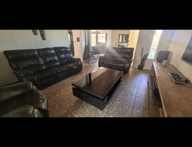 3 BEDROOM HOUSE FOR SALE IN ROODEPOORT WEST